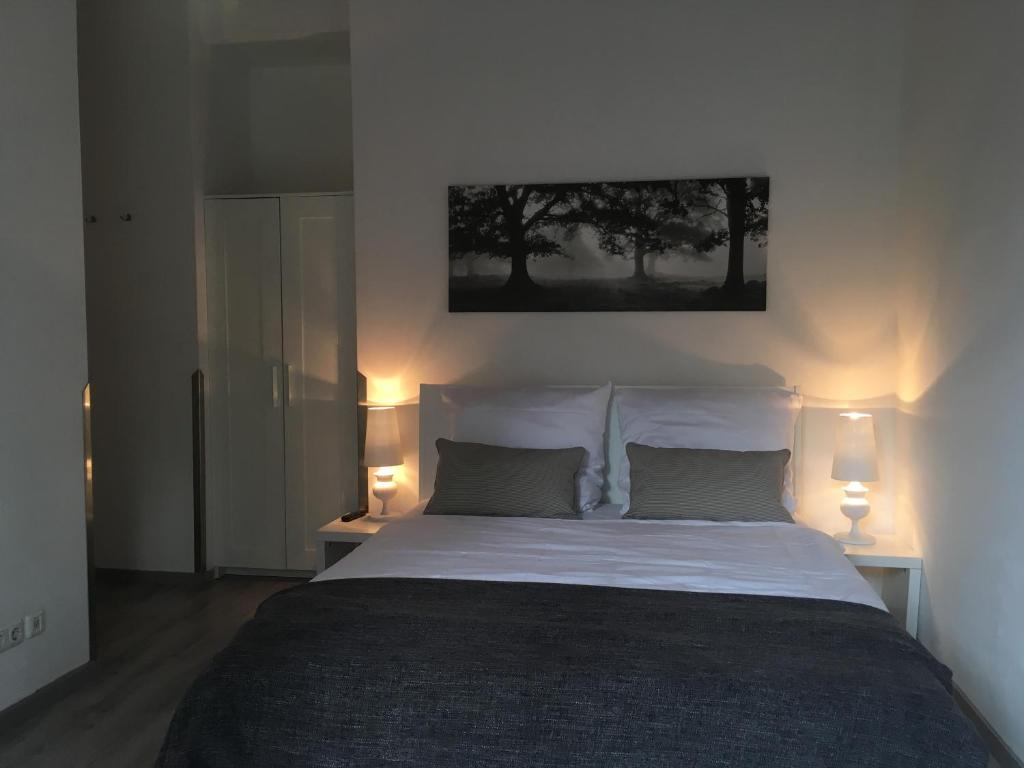 Zimmer mit Kunstwerk